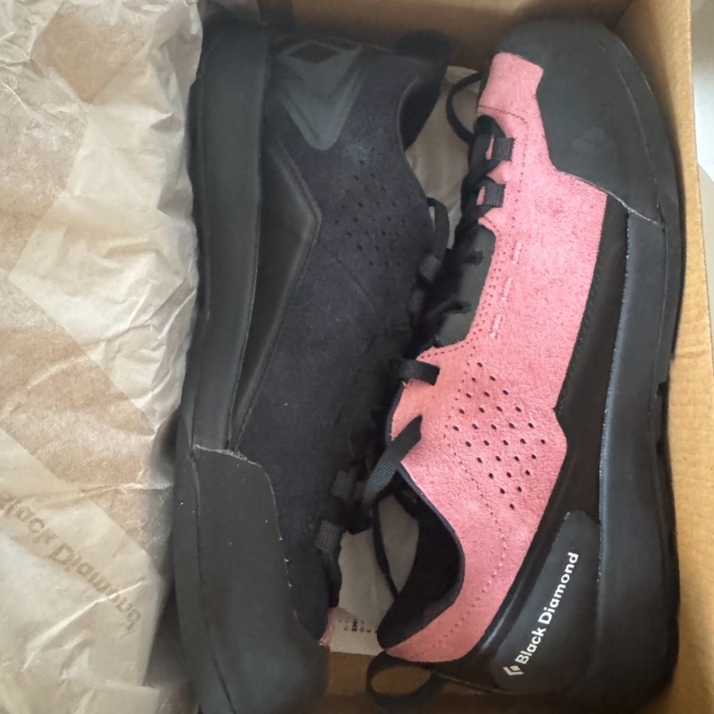 Black Diamond Women’s Pink and Black Technical Approach Shoes size 8 - Picture 2 of 9